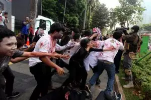 Puluhan zombie bikin heboh CFD, untung ada Baim “Ghost” Wong