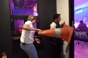 Nikita Mirzani marah dan pukul asisten, ini pemicunya