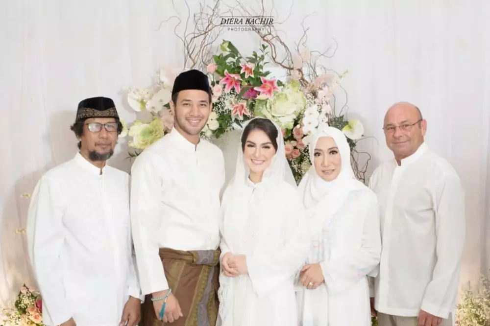 seleb serumah dengan orangtua © 2019 brilio.net