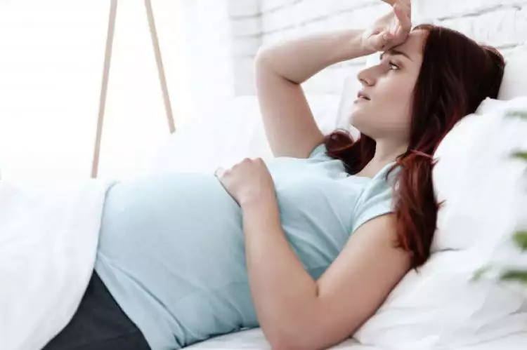 12 Cara mengatasi sakit kepala saat hamil, aman dan mudah