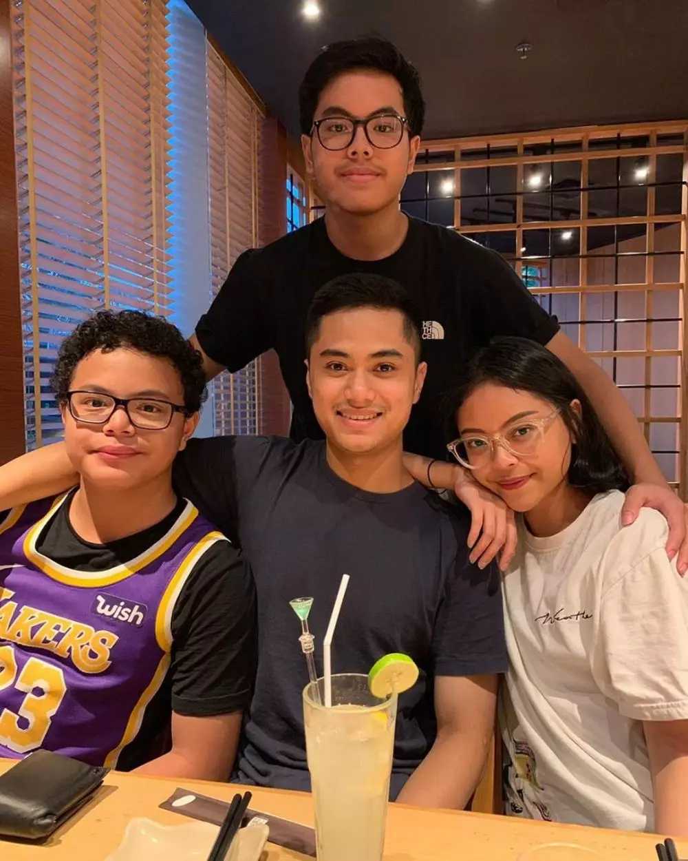 seleb beda ibu © 2019 brilio.net