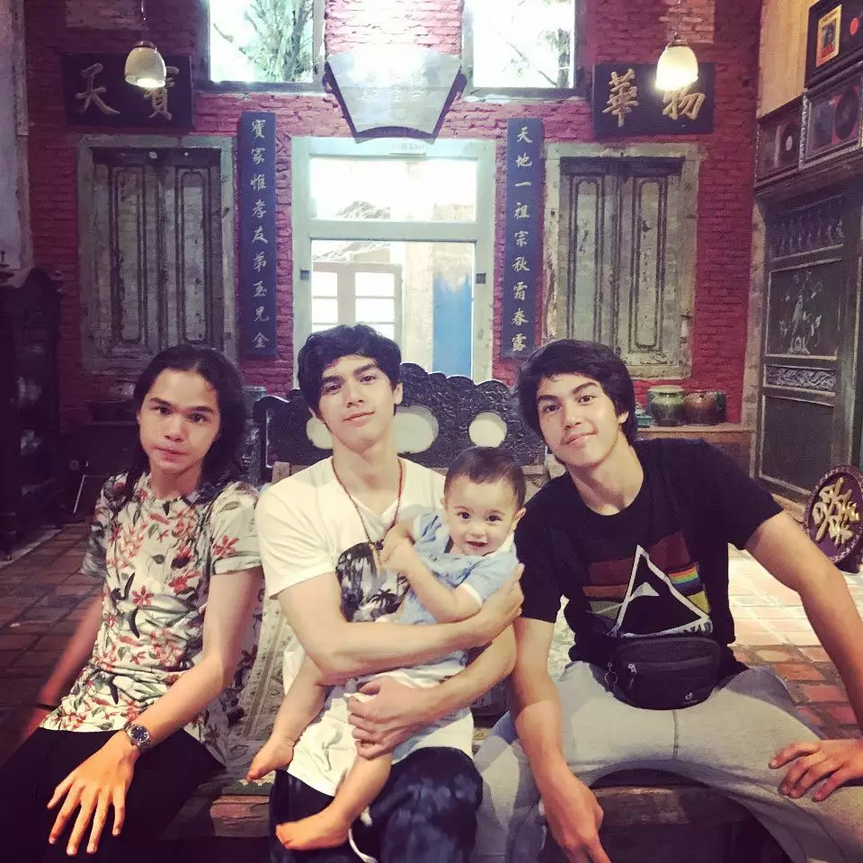 seleb beda ibu © 2019 brilio.net