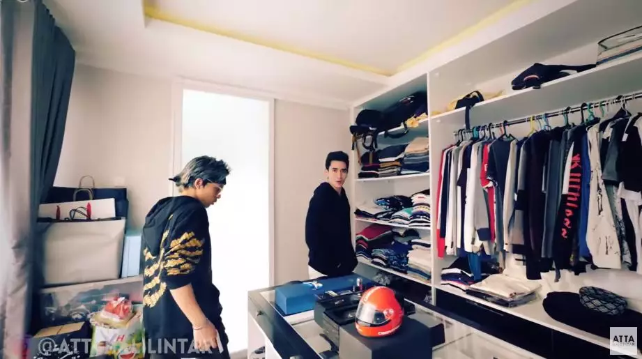Penampakan walk in closet seleb ganteng Instagram  Penampakan walk in closet seleb ganteng Instagram