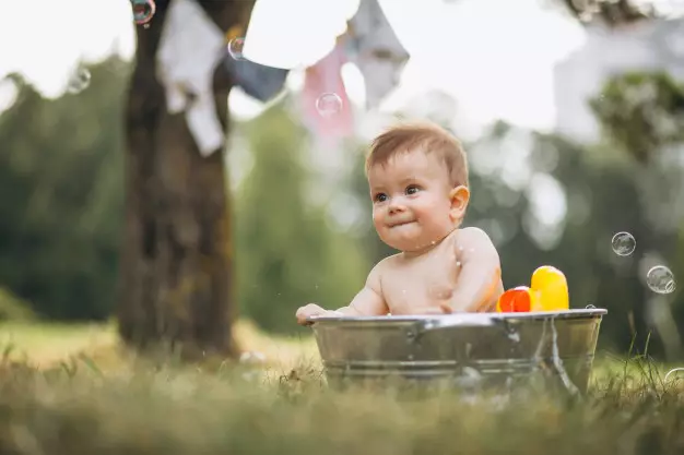mengatasi kulit kering bayi © 2019 freepik.com mengatasi kulit kering bayi © 2019 freepik.com