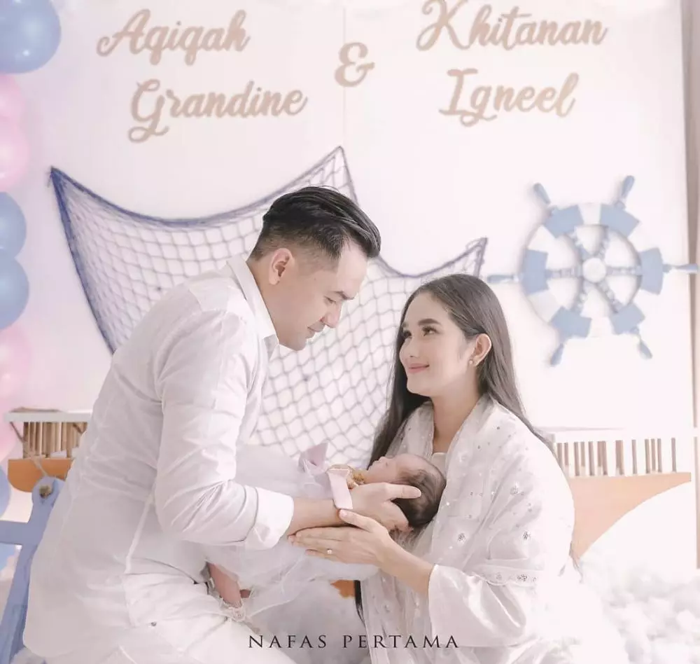 10 Momen akikah anak kedua Faby Marcelia, konsep serba putih instagram 