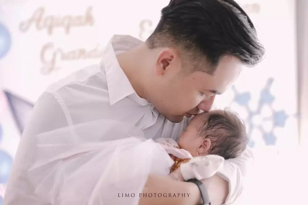 10 Momen akikah anak kedua Faby Marcelia, konsep serba putih instagram 