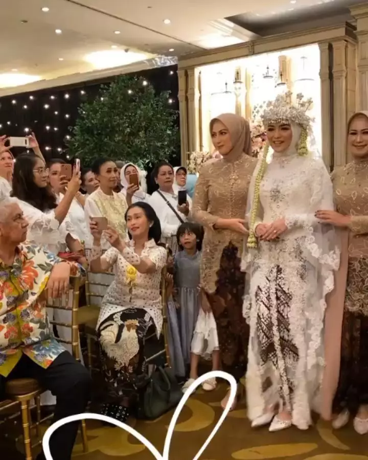 momen akad nikah Ciki dan Rezky © 2019 instagram.com momen akad nikah Ciki dan Rezky © 2019 instagram.com