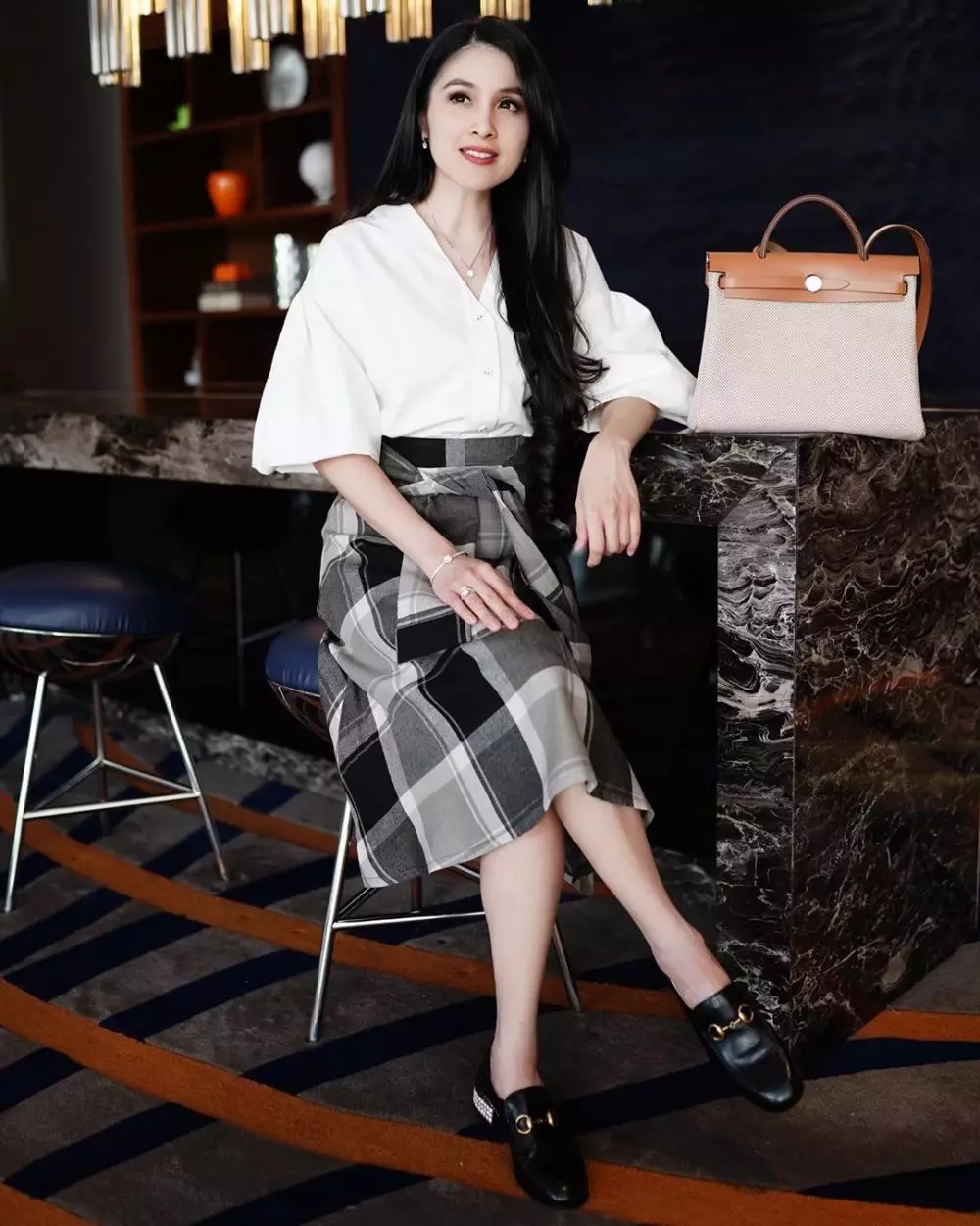 Sandra Dewi ditinggal pekerja Instagram  Sandra Dewi ditinggal pekerja Instagram