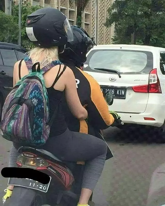 penumpang ojol lampu merah © 2019 brilio.net