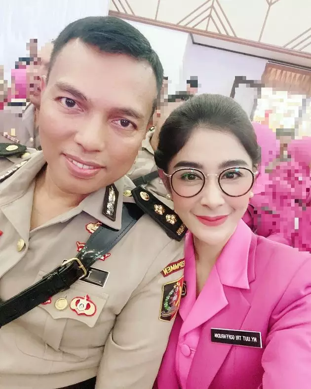 uut permatasari pakai seragam bhayangkari  Instagram