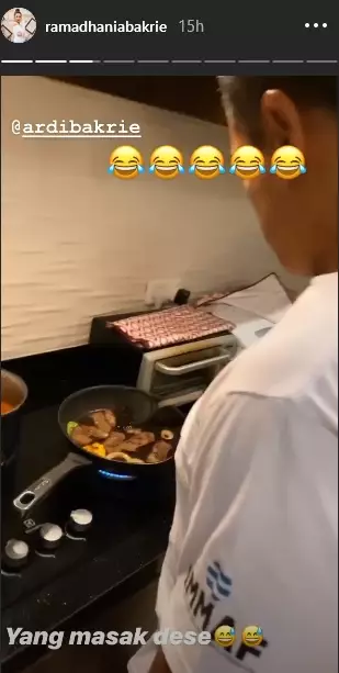 ardi bakrie masak buat nia Instagram