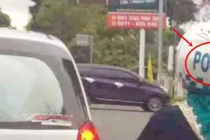 10 Potret orang pakai helm ini menipu mata, bikin tepuk jidat