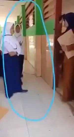 Viral guru dan murid berantem gara-gara HP disita, bikin miris YouTube/ @Video Facebook