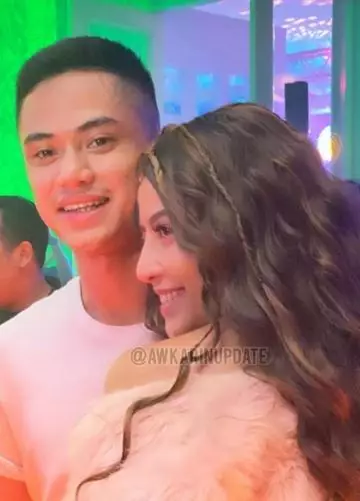 kedekatan awkarin dan anam wisnu tama © 2019 brilio.net