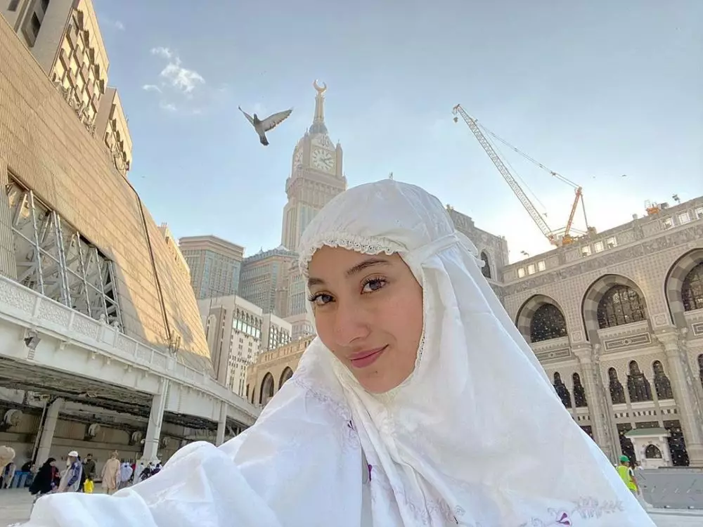 potret Naomi pakai busana tertutup ini manglingi Instagram/@naonomnom