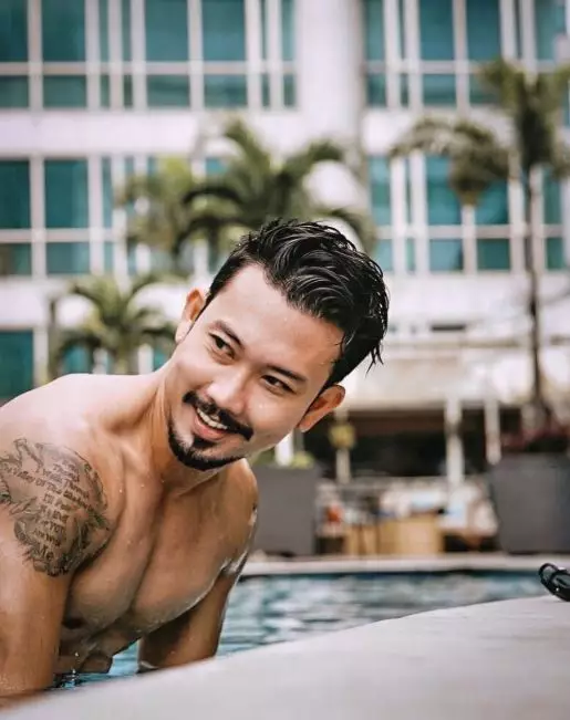 identitas calon istri denny sumargo  Liputan6