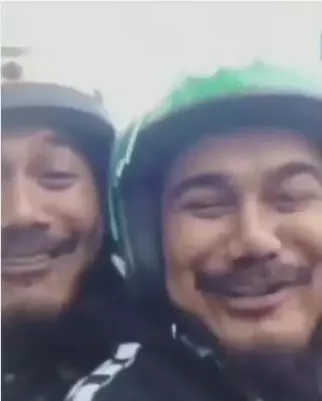momen pas pengendara ketemu kembaran © 2019 berbagai sumber momen pas pengendara ketemu kembaran © 2019 berbagai sumber