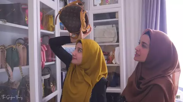 isi lemari Nagita Slavina bikin melongo © 2019 youtube.com