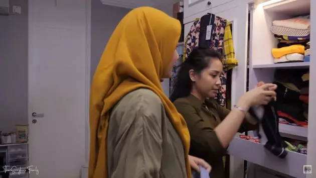 isi lemari Nagita Slavina bikin melongo © 2019 youtube.com