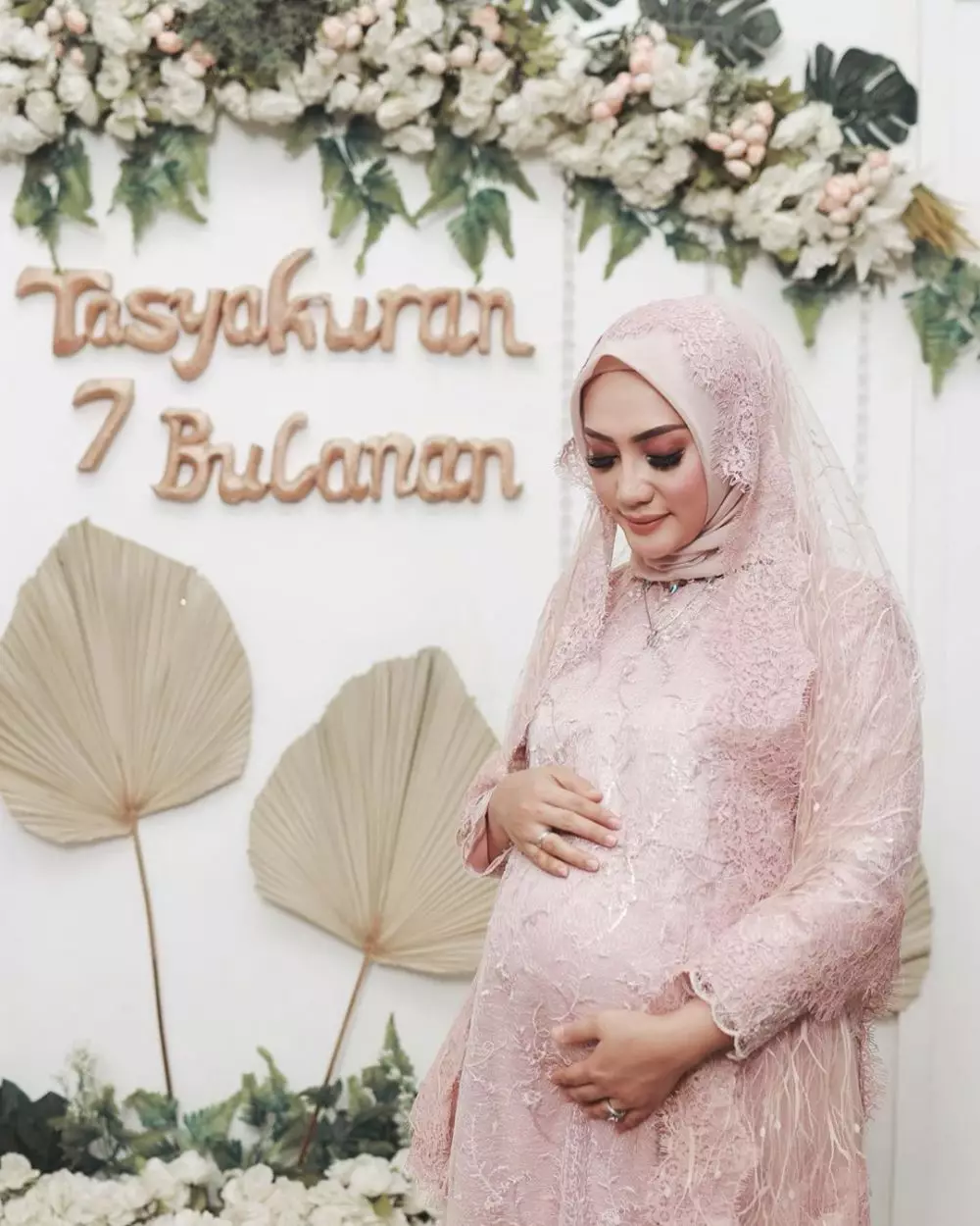 Potret tasyakuran 7 bulanan Lita Masterchef Instagram/@yulitamci5real