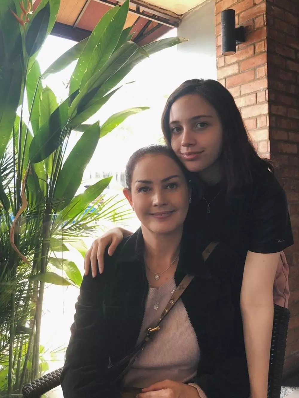 potret terbaru Sharon Sahertian Instagram potret terbaru Sharon Sahertian Instagram