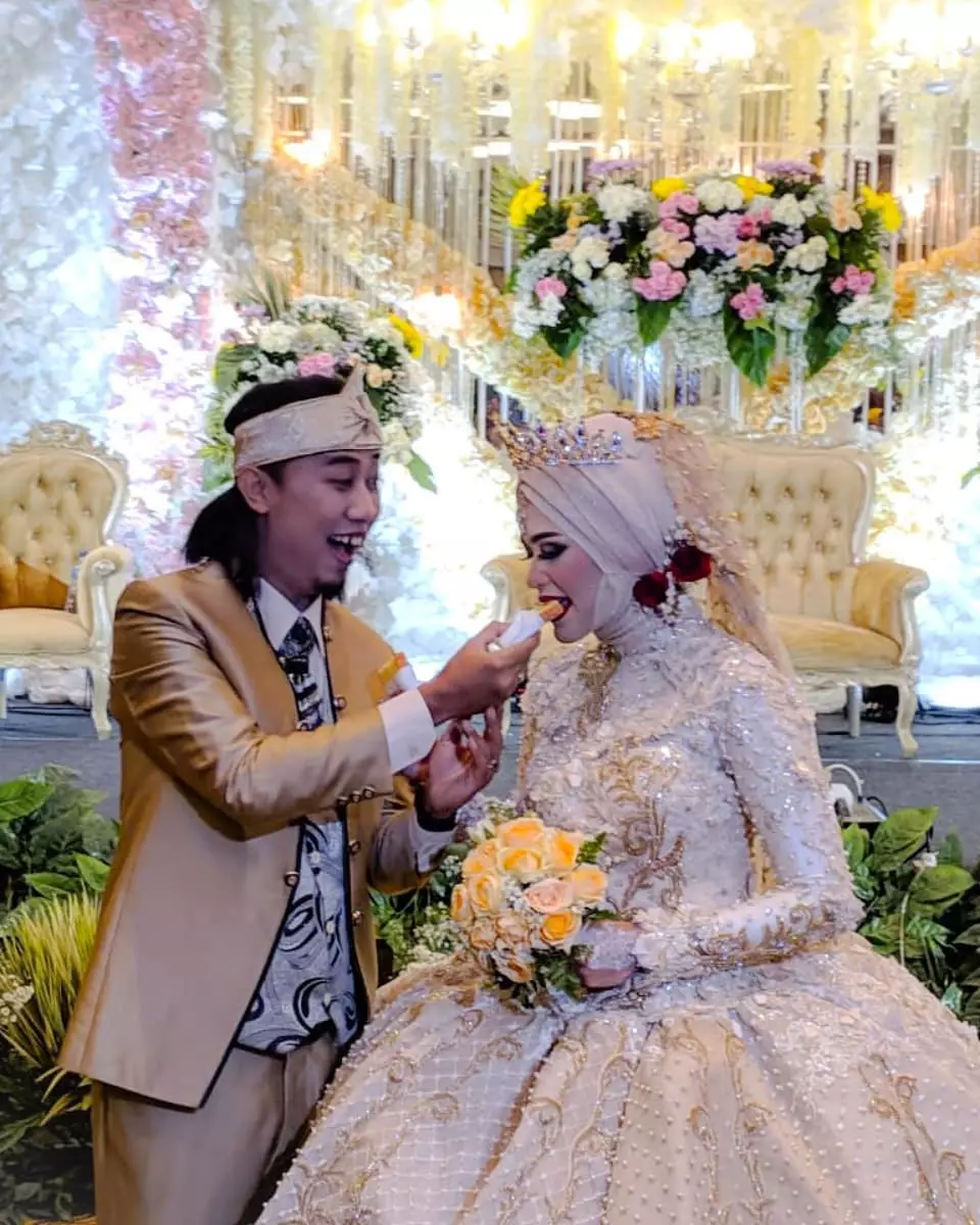 Momen pernikahan kedua Ade Jigo Instagram 