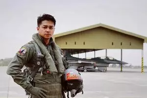 Deva Mahenra bermanuver dengan pesawat tempur, ini curhatannya