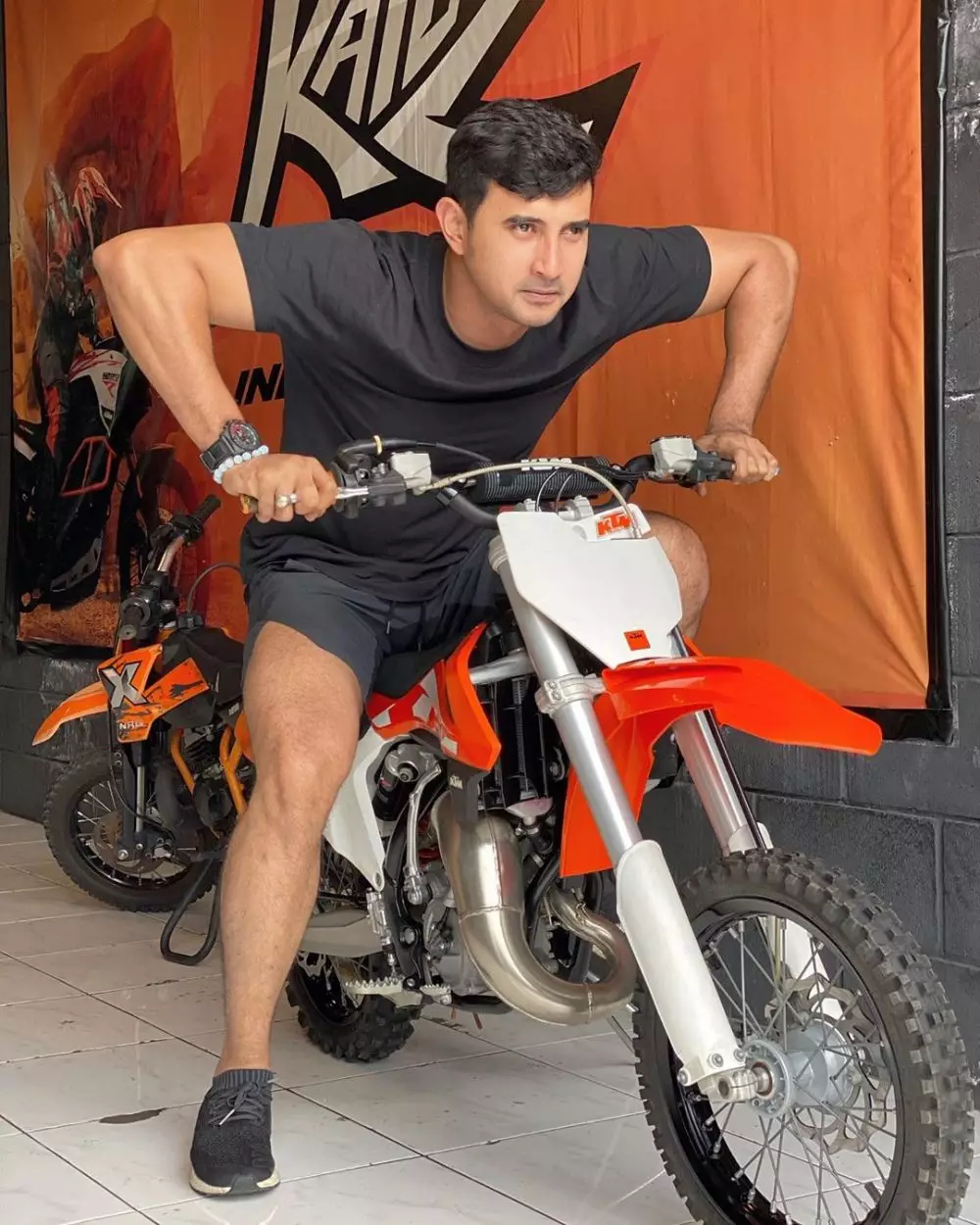  Termasuk Ayu Ting Ting, 5 seleb Tanah Air ini hobi bulutangkis Instagram/@ayutingting92 @mariaselena_