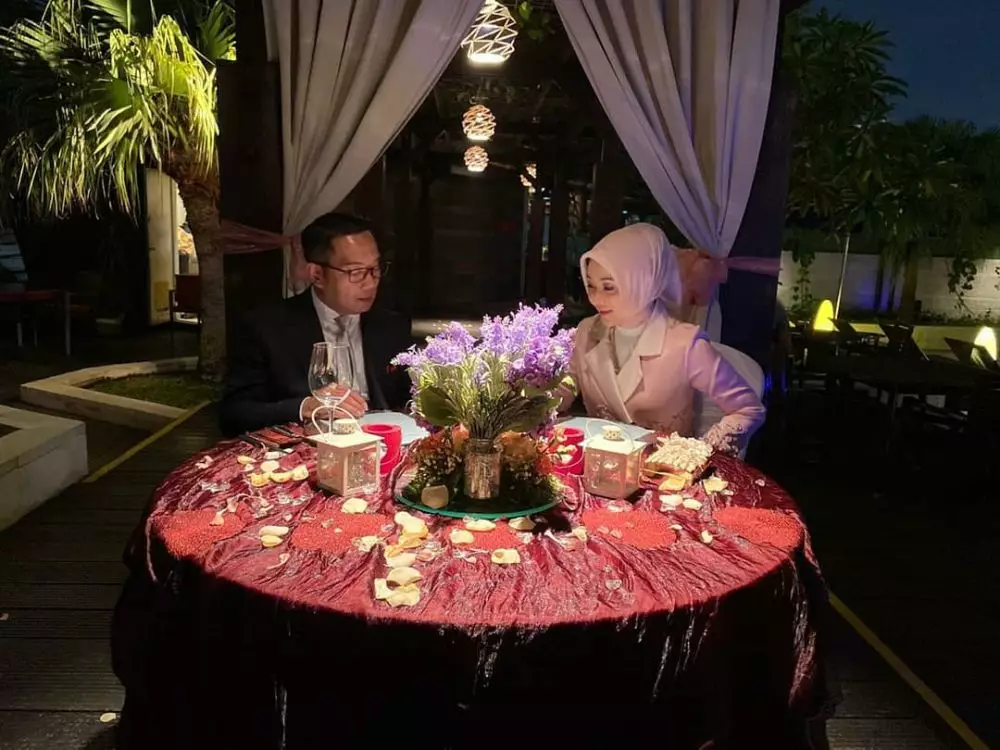 Momen makan malam Ridwan Kamil dan istri Instagram 