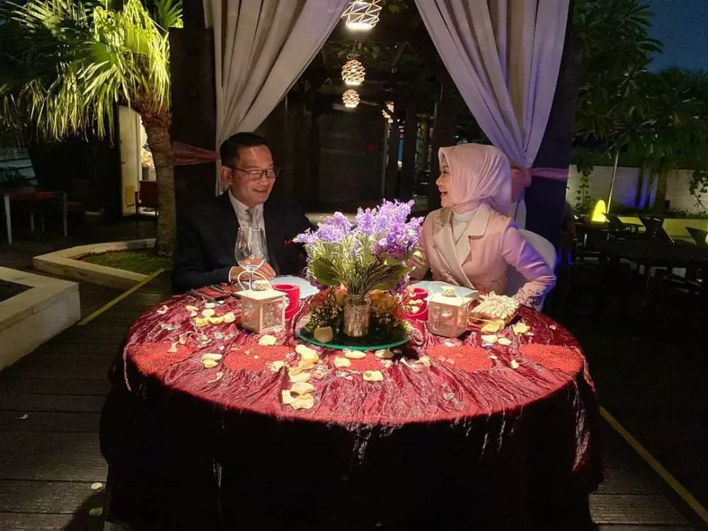 Momen makan malam Ridwan Kamil dan istri Instagram 