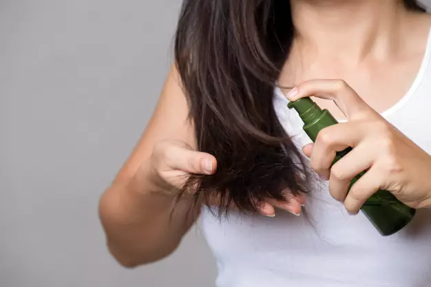 7 Cara mengatasi rambut berminyak, aman dan antilepek freepik.com