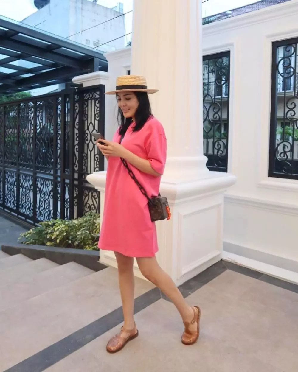 Beda gaya keseharian 10 seleb yang jadi istri pengusaha instagram 