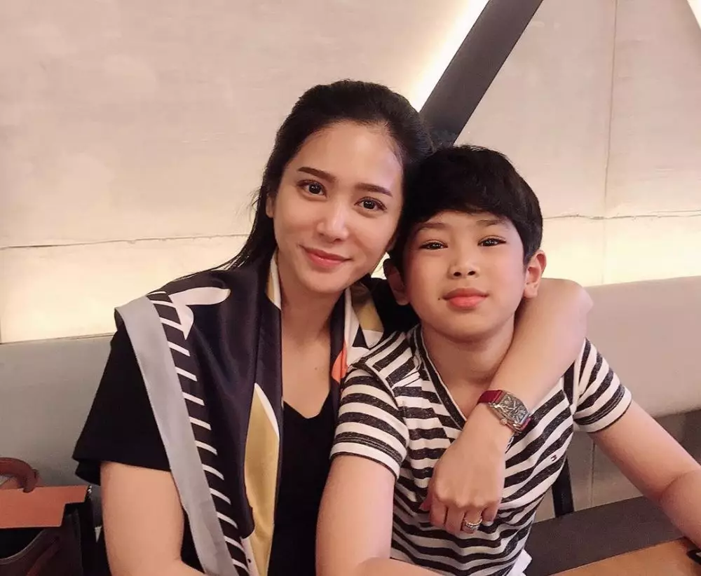 Beda gaya keseharian 10 seleb yang jadi istri pengusaha instagram 