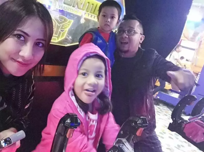 potret mesra Adit & Nia AFI Instagram potret mesra Adit & Nia AFI Instagram