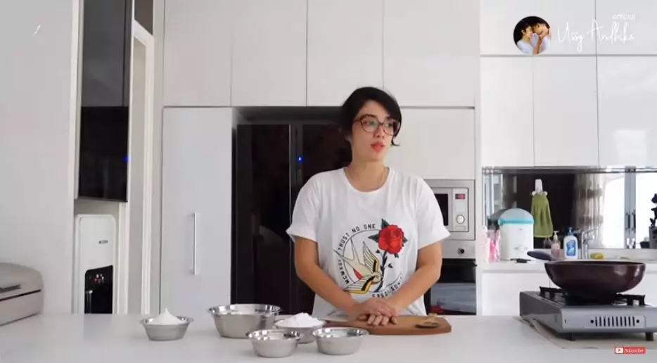 Keseharian Ussy Sulistiawaty Instagram & YouTube 