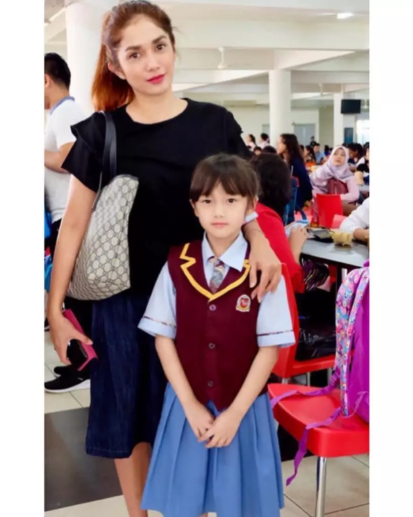 Keseharian Ussy Sulistiawaty Instagram & YouTube 