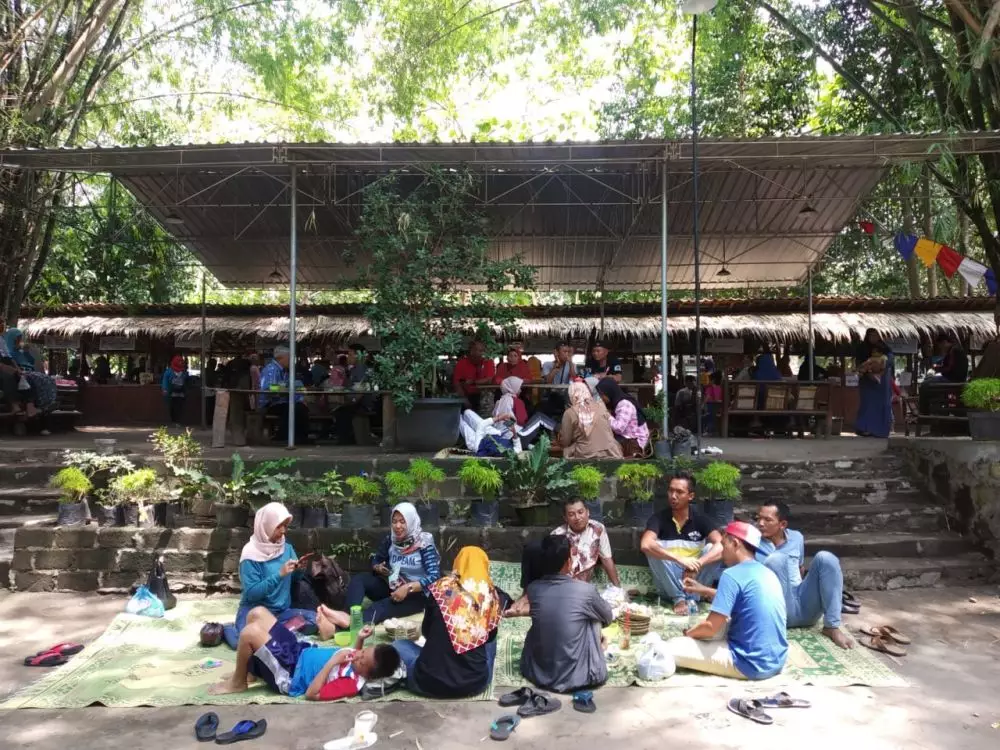 LIPUTAN - Melepas penat dengan kesegaran Gerbang Banyu Langit © 2019 brilio.net