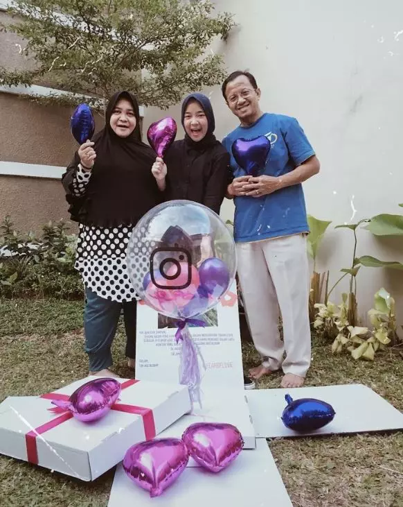 Potret kedekatan Nissa Sabyan dan ibunya Instagram 