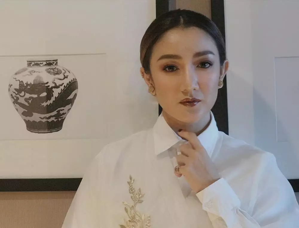 pesona Melly Mono gantikan Tantri Kotak © 2019 instagram.com pesona Melly Mono gantikan Tantri Kotak © 2019 instagram.com