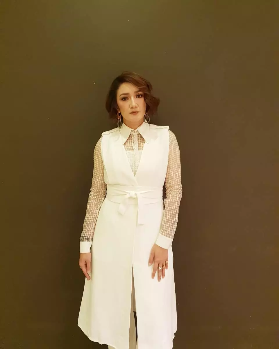 pesona Melly Mono gantikan Tantri Kotak © 2019 instagram.com pesona Melly Mono gantikan Tantri Kotak © 2019 instagram.com