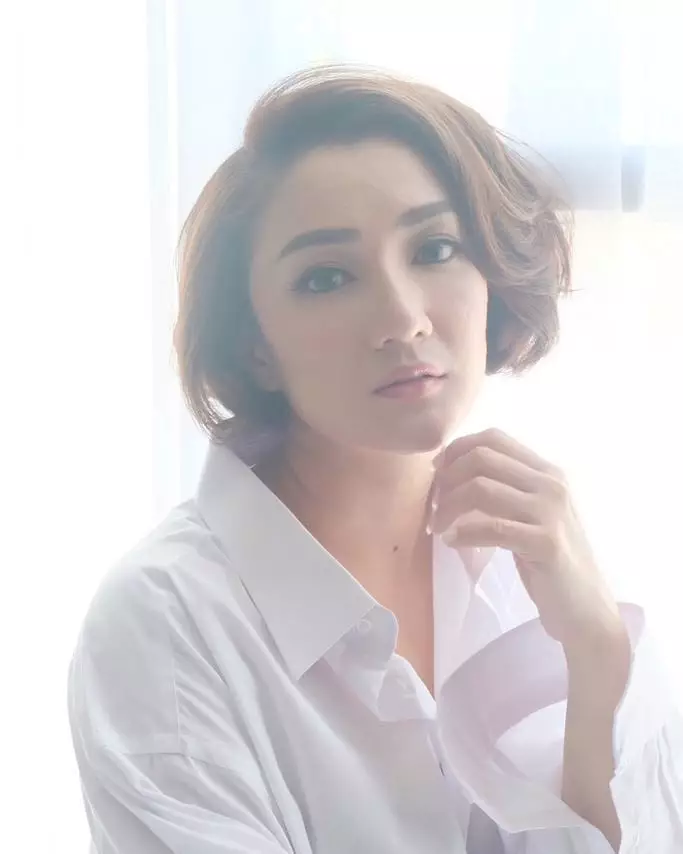 pesona Melly Mono gantikan Tantri Kotak © 2019 instagram.com pesona Melly Mono gantikan Tantri Kotak © 2019 instagram.com