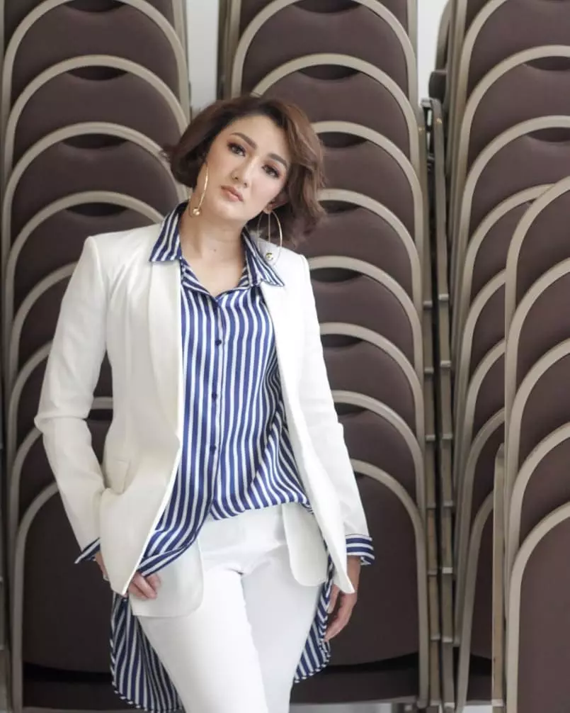 pesona Melly Mono gantikan Tantri Kotak © 2019 instagram.com pesona Melly Mono gantikan Tantri Kotak © 2019 instagram.com