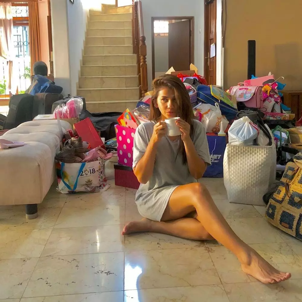 8 Potret penampakan rumah Nova Eliza, simpel & penuh lukisan @novaelizastory