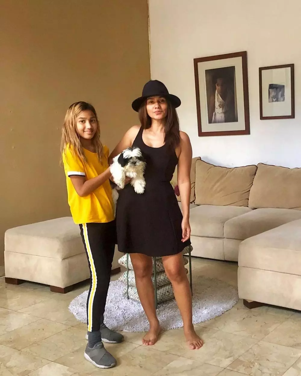 8 Potret penampakan rumah Nova Eliza, simpel & penuh lukisan @novaelizastory