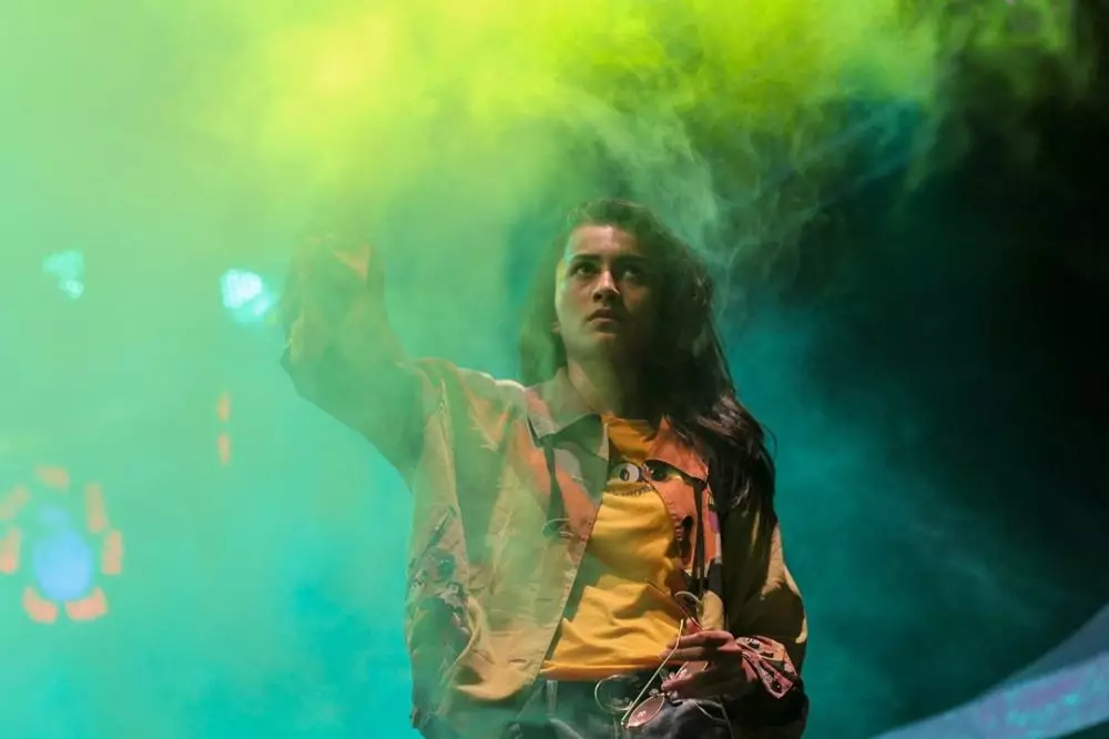 Sintya Marisca joget di konser Didi Kempot © 2019 instagram.com