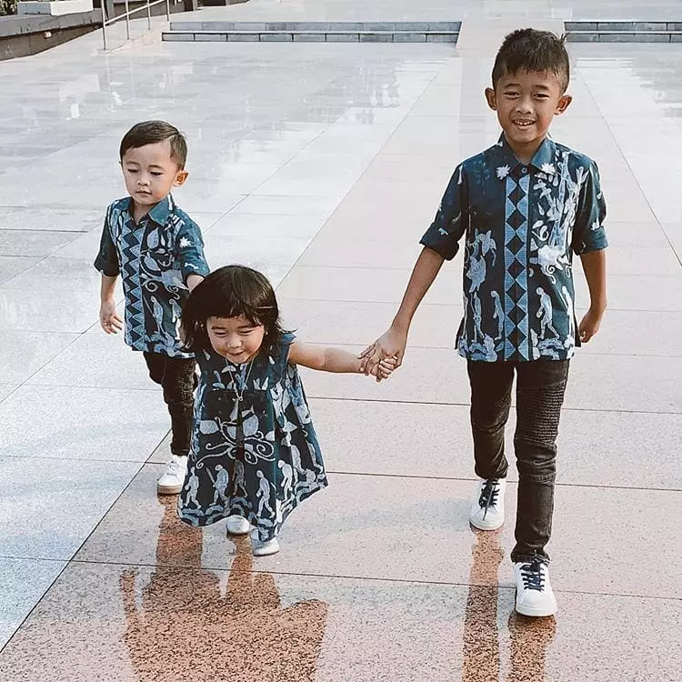 Beda gaya pemotretan 4 cucu presiden Instagram