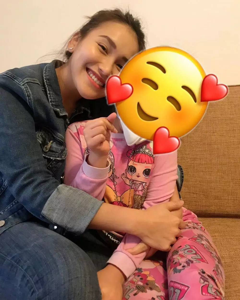 Ayu Ting Ting ketemu Shakira  Instagram  Ayu Ting Ting ketemu Shakira  Instagram