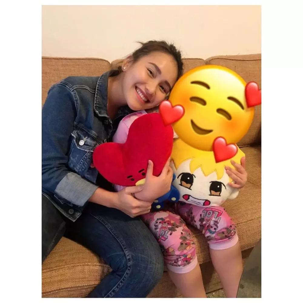 Ayu Ting Ting ketemu Shakira  Instagram  Ayu Ting Ting ketemu Shakira  Instagram
