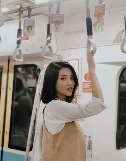 tsania marwa rambut sebahu  Instagram