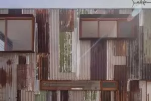 Luarnya dibuat dari seng karatan, 6 foto isi rumah bikin kaget